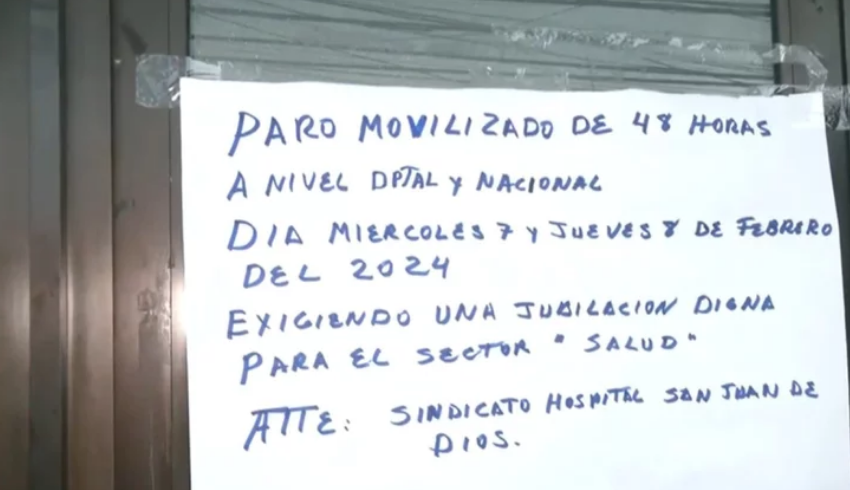  Médicos cumplen paro de 48 horas en hospitales de Santa Cruz contra la jubilación forzada