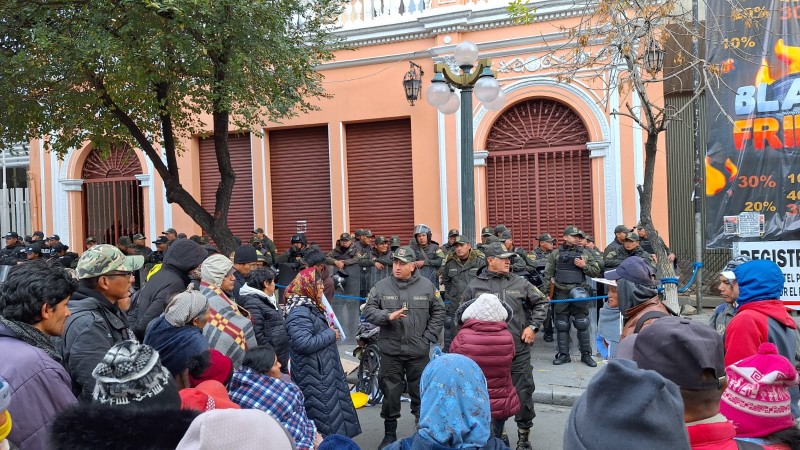  Personas con discapacidad persisten con su protesta en la ciudad de La Paz