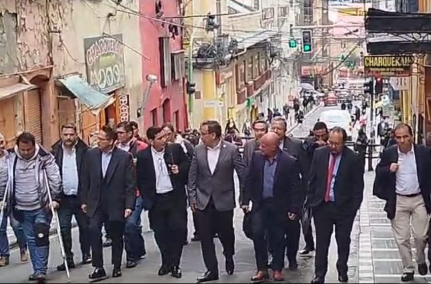  Representantes de más de 10 sectores productivos, reunidos en La Paz