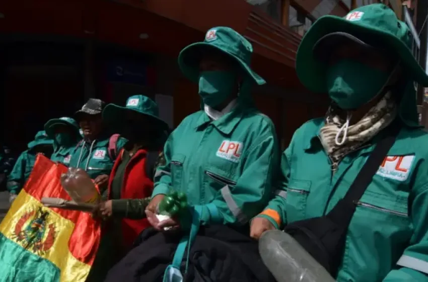  ¡S.O.S. AMBIENTAL! LA PAZ SE AHOGA EN BASURA MIENTRAS EL CONFLICTO SALARIAL ESTALLA