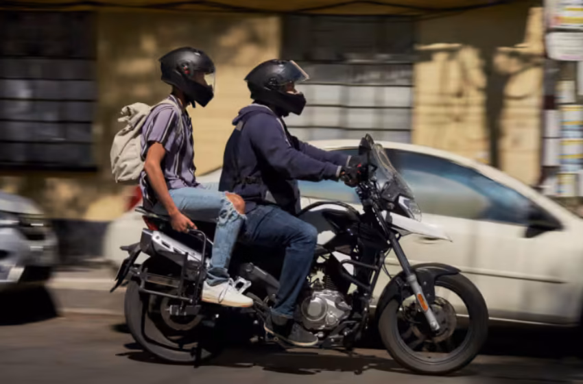  ¡GUERRA AL DESCUIDO! TRÁNSITO LANZA ADVERTENCIA LETAL A MOTOCICLISTAS SIN CASCO