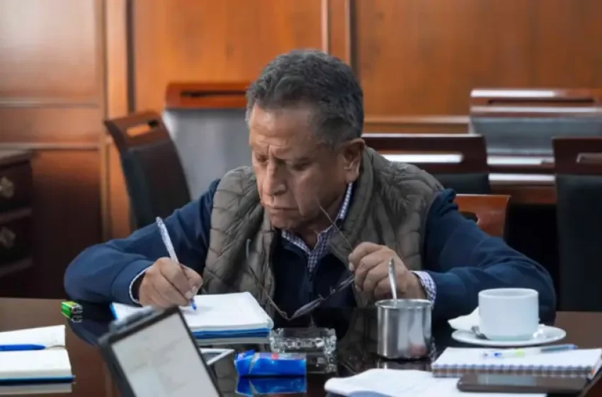  ¡FUEGO EN LA ASAMBLEA! MINISTRO OVIEDO CONTRA LAS CUERDAS POR EL ESCÁNDALO DE LAS MALETAS