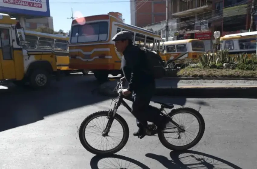  ¡BOLIVIA BAJO CANDADO! EL TRANSPORTE INTERNACIONAL ASFIXIA LAS RUTAS ESTRATÉGICAS